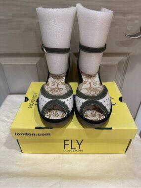 FLY LONDON Ydel Sandals Perforated Wedge Heels Shoes Leather Sz EU41 US 10
